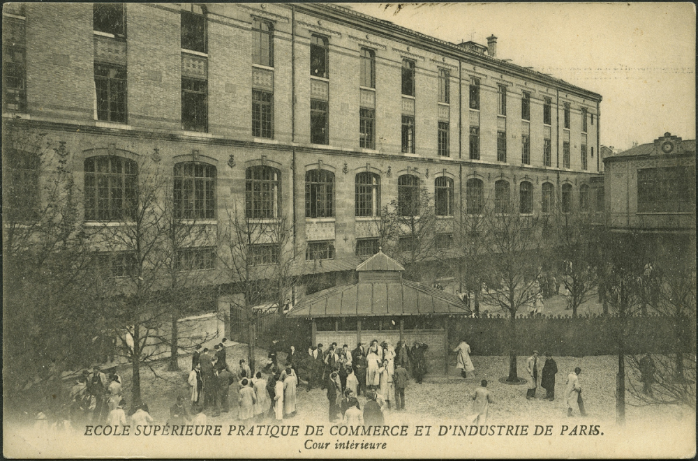 Ecole Supérieure Pratique de Commerce et d'Industrie de Paris - Cour intérieure.