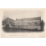 300 - Henrichemont (Cher) - Ecole de la Borne.
