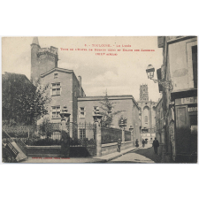 3 - Toulouse - Le Lycée - Tour de l'Hôtel de Bernuy (1520) et Eglise des Jacobins (XIIIe siècle).