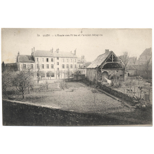 70 - Luzy - L'Ecole des Filles et l'ancien Hospice.