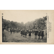 Colonie Scolaire du XIIe Arrondissement - Villeblevin (Yonne) - Ronde dans le Parc.