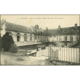 79 - Valognes - Pensionnat Ste-Marie - Hôtel de Maquillé - Cour intérieure.