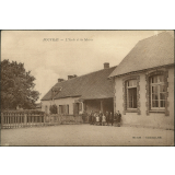 Pouvray - L'Ecole et la Mairie.
