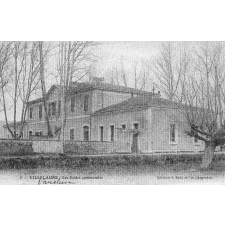 5 - Villelaure (Vaucluse) - Les Ecoles communales.