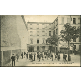 Paris - Institution Sainte-Marie - Cour de 2e Division.