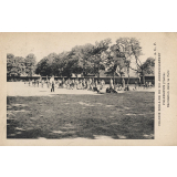 Colonie Scolaire du XIIe Arrondissement - Villeblevin (Yonne) - Récréation dans le Parc.
