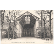 67 - Nogent-le-Rotrou - Le Collège, vue intérieure.