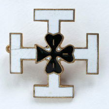 Insigne trèfle et croix potencée