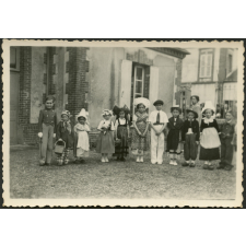 Fête costumée à l'école de La Madeleine-de-Nonancourt