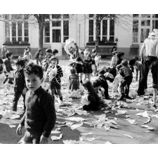 Ecole maternelle du Centre - Sceaux - Animation sur le thème du vent.