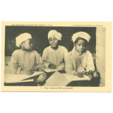 Les Capucins français aux Indes (2e série) - La Mission du Sacré-Coeur au Rajputana - 6 - Des écoliers Bhil au travail.
