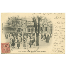Lycée de Jeunes Filles - Marseille - Cour de Récréation.