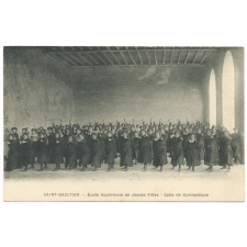 Saint-Gaultier - Ecole Supérieure de Jeunes Filles - Salle de Gymnastique.