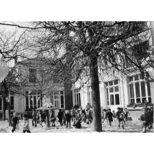 Ecole maternelle du Centre - Sceaux - Animation sur le thème du vent.