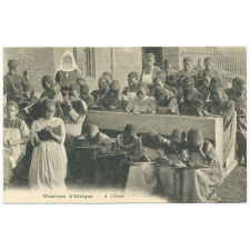 Missions d'Afrique - A l'école.