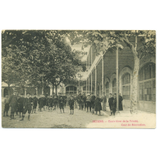 Béziers - Ecole libre de la Trinité, Cour de Récréation.