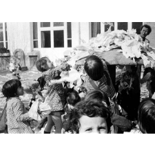 Ecole maternelle du Centre - Sceaux - Animation sur le thème du vent.