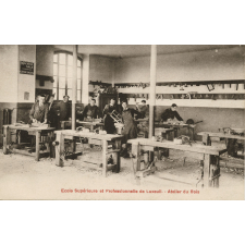 Ecole Supérieure et Professionnelle de Luxeuil - Atelier du bois.