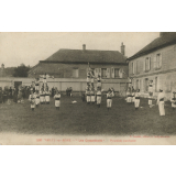 5241 - Vailly-sur-Aisne - Les Coquelicots - Pyramide marchante.