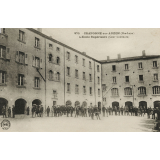 875 - Craponne-sur-Arzon ( Hte-Loire) - L'Ecole Supérieure - Cour intérieure.