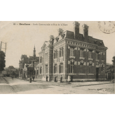 33 - Doullens - Ecole Communale et Rue de la gare.