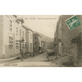 207 - Viviez - Place de l'Ecole des Filles.
