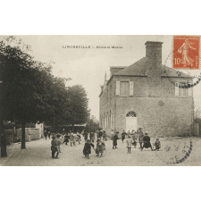 Lingreville - Ecole et Mairie.