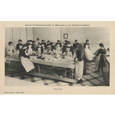 Ecole Professionnelle et Ménagère La Martinière - Repassage.