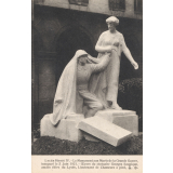 Lycée Henri IV - Le Monument aux Morts de la Grande Guerre, inauguré le 5 juin 1921 - Oeuvre du statuaire Georges Saupique, ancien élève du Lycée, Lieutenant de Chasseurs à pied.