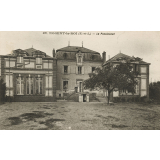 476 - Nogent-le-Roi (E.-&-L.) - Le Pensionnat.