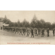 Ecole Supérieure et Professionnelle de Luxeuil - La Leçon de Gymnastique dans la Cour.