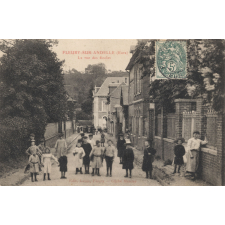 Fleury-sur-Andelle (Eure) - La rue des Ecoles.