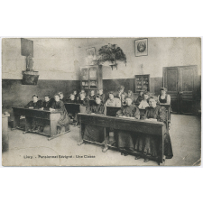 Livry - Pensionnat Sévigné - Une Classe.