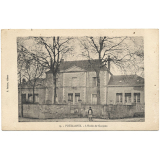 19 - Pouilloux - L'Ecole de Garçons.