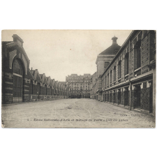 4 - Ecole Nationale d'Arts et Métiers de Paris - Cour des Ateliers.