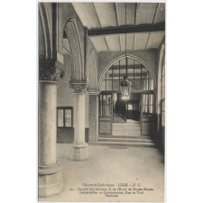 Université Catholique - Lille - 21 - Faculté des Sciences et de l'Ecole de Hautes Etudes Industrielles et Commerciales, rue de Toul - Vestibule.