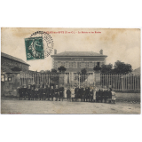 St-Clair-sur-Epte (S.-&-O.) - La Mairie et les Ecoles.