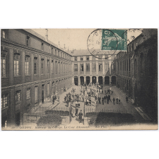 322 - Dieppe - Intérieur du Collège - La cour d'Honneur.