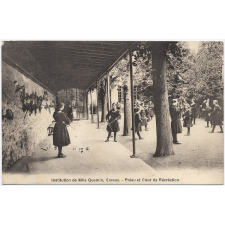 Institution de Mlle Quemin, Evreux - Préau et cour de Récréation.