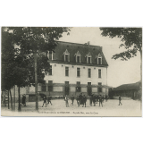 Ecole Notre-Dame de Beaune - Façade Est, avec la cour.