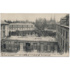 Ecole Nationale d'Arts et Métiers de Châlons-sur-Marne - Cour d'Honneur.