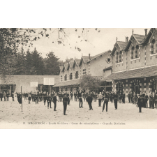 11 - Arcachon - Ecole St-Elme - Cour de récréations - Grande Division.