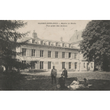 Clichy-sous-Bois - Mairie et Ecole - Vue prise des jardins.