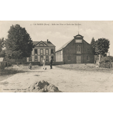 3 - La Barre (Eure) - Salle des Fêtes et Ecole des Garçons.