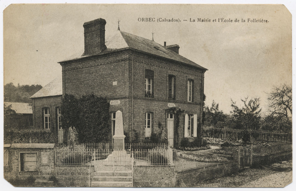 Orbec (Calvados) - La Mairie et l'Ecole de la Folletière.