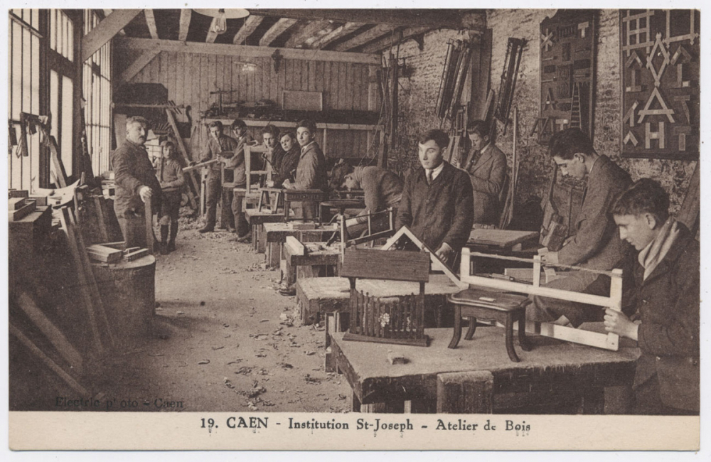 19 - Caen - Institution St-Joseph - Atelier de Bois.