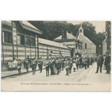 Patronage Saint-Thomas d'Aquin - Le Havre - Départ pour l promenade.