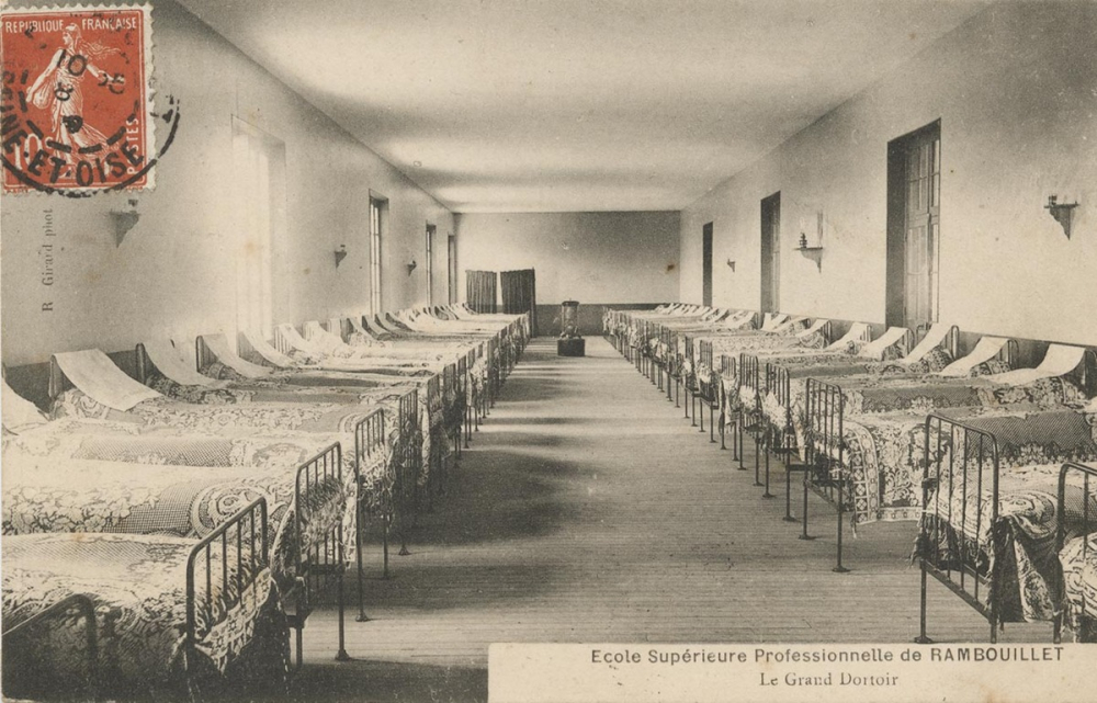 Ecole Supérieure Professionnelle de Rambouillet - Le Grand Dortoir.