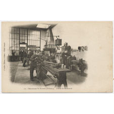 10 - Pensionnat St-Euverte (Orléans) - Atelier de Serrurerie.