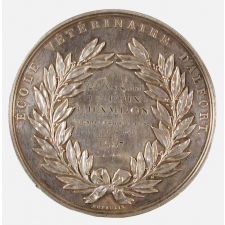 Médaille de Premier Prix de l'École Vétérinaire d'Alfort. 